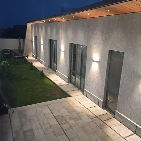 Апарт отель Grey House Zovuni Экстерьер фото